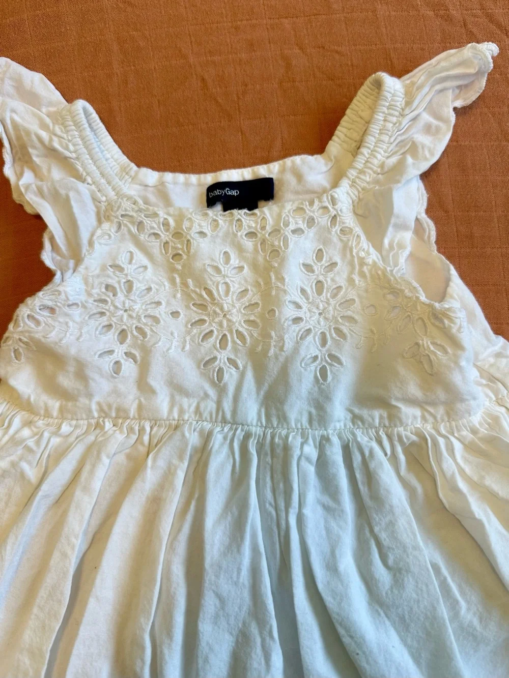 Baby Gap Girls White Eyelet Embroidered Dress Flutter Sleeve 12-18M